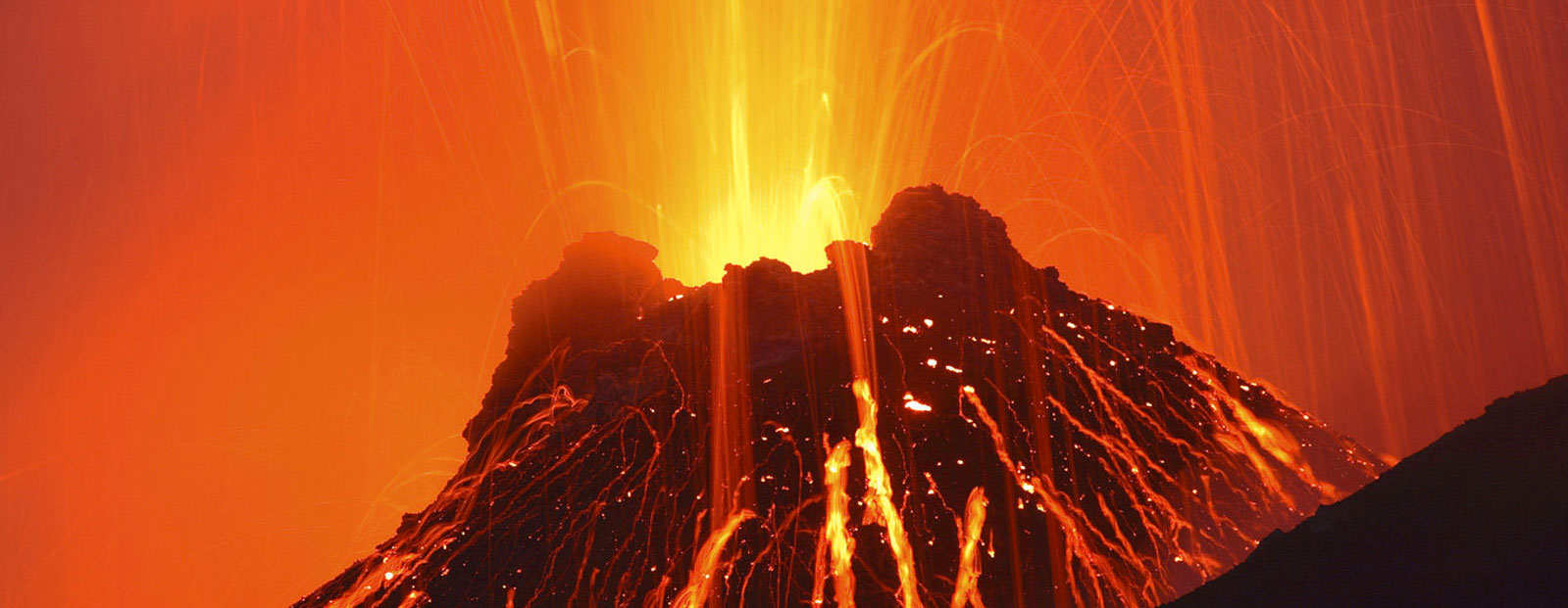 Stromboli-Volcano-Italy_2